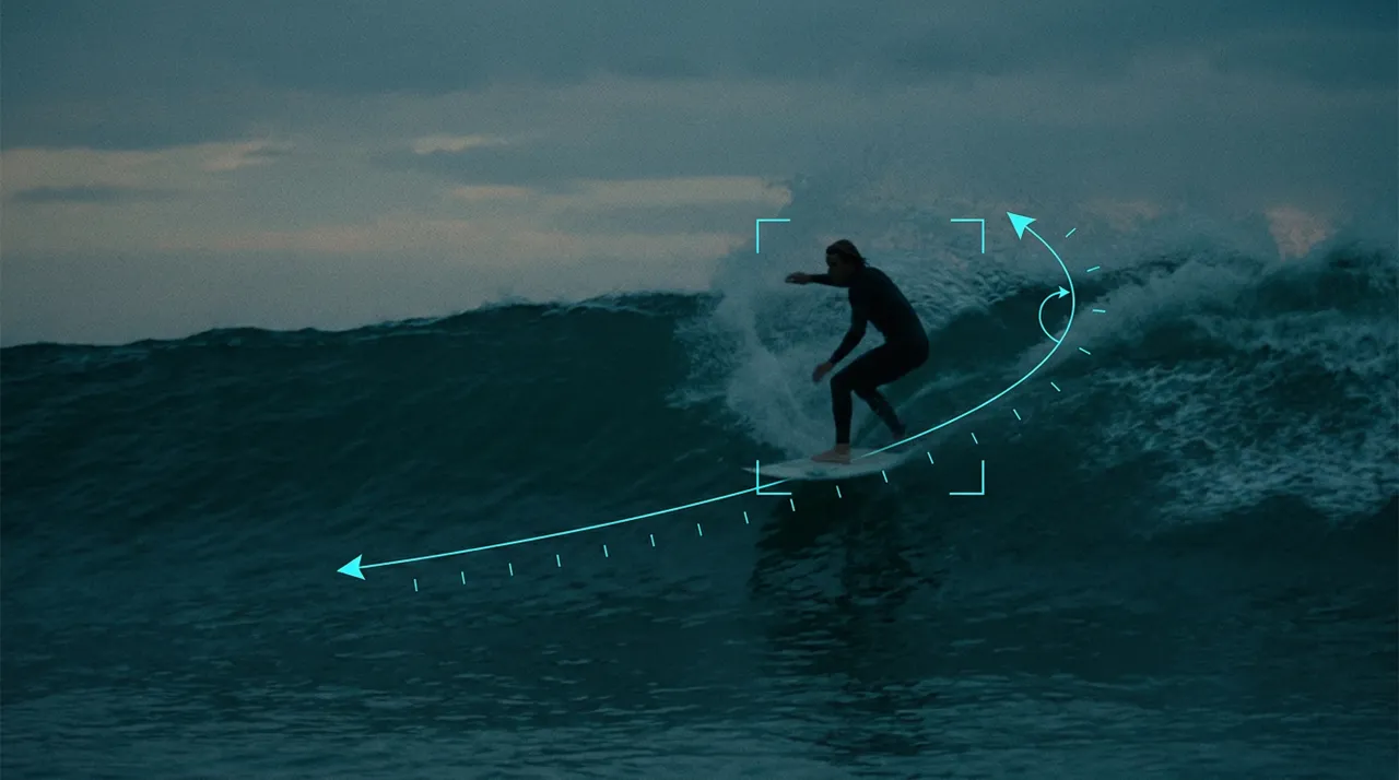 Frame video di un surfista con traiettoria e angoli tracciati da KAI